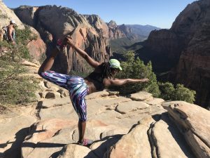 Lire la suite à propos de l’article Yoga pour les athlètes: Guide complet pour maximiser la performance