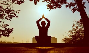 Lire la suite à propos de l’article Yoga et méditation pour la relaxation – Des méthodes naturelles pour vous aider à vous relaxer