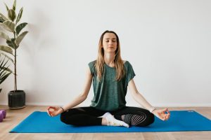 Lire la suite à propos de l’article Yoga pour le stress : Les meilleures pratiques pour réduire l’anxiété
