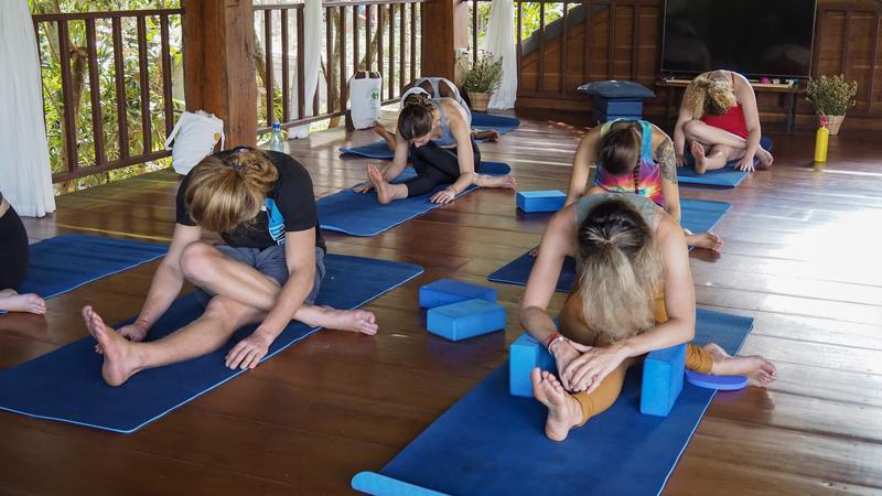 You are currently viewing Yoga pour la souplesse : 10 postures pour améliorer votre flexibilité