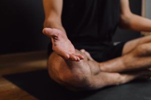 Lire la suite à propos de l’article Yoga pour la récupération : pratiquez pour améliorer votre récupération physique